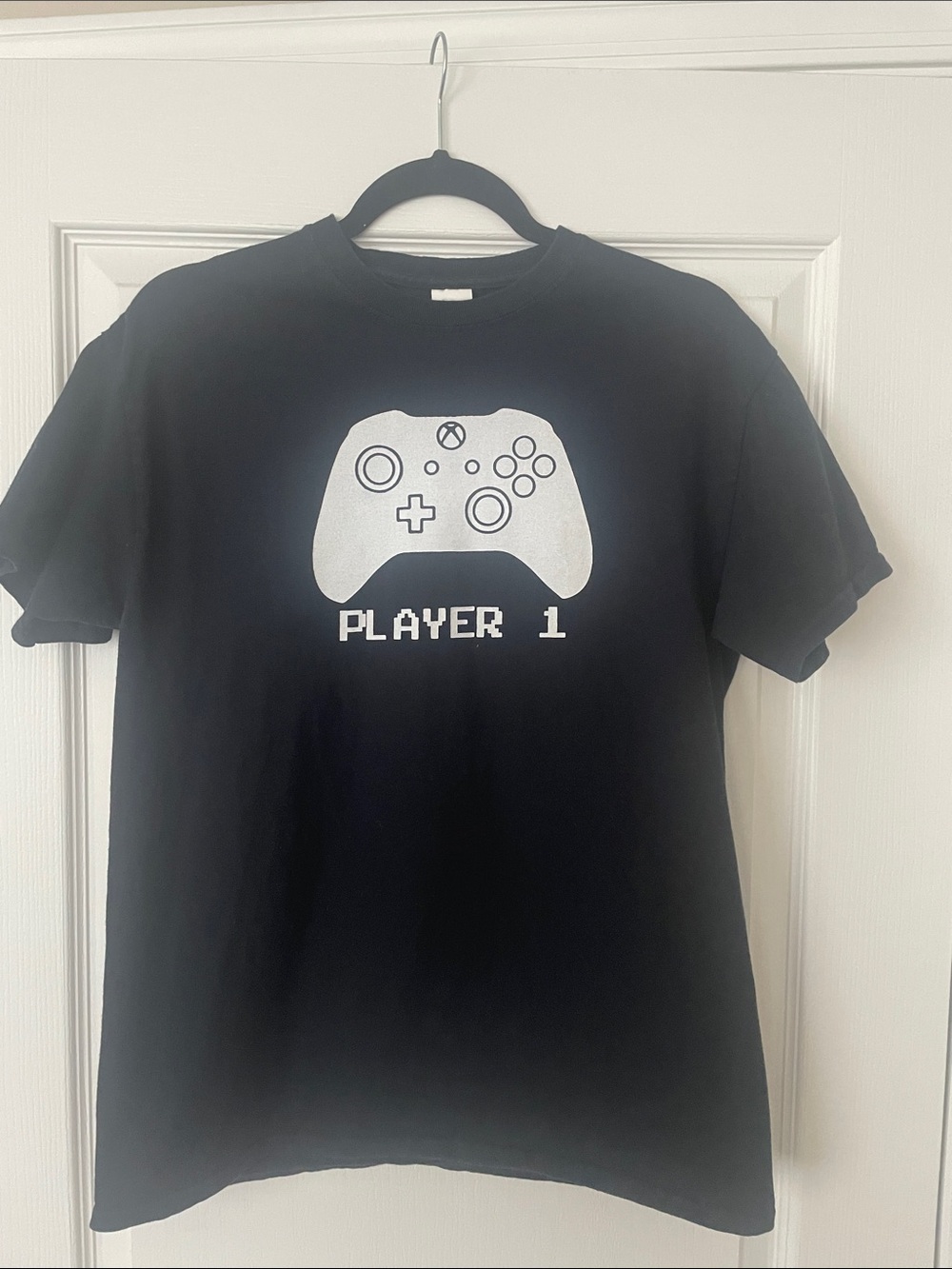 Gildan Black T‑Shirt with White Game Controller and PLAYER 1 Text